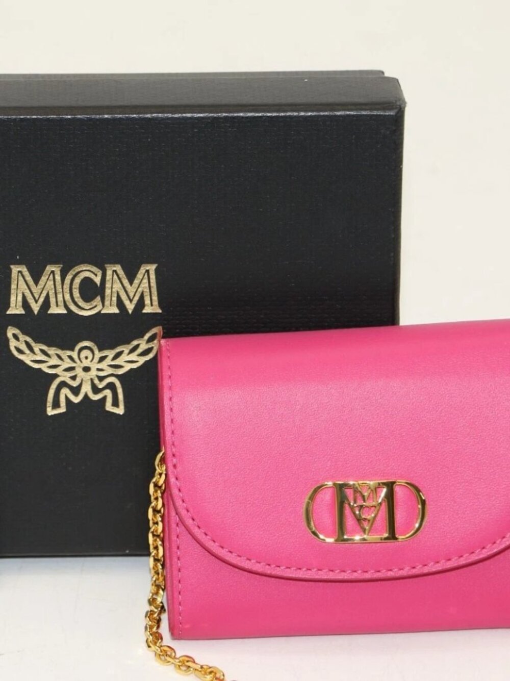 MCM Mini Mode Travia Trifold Chain Wallet - Pink
